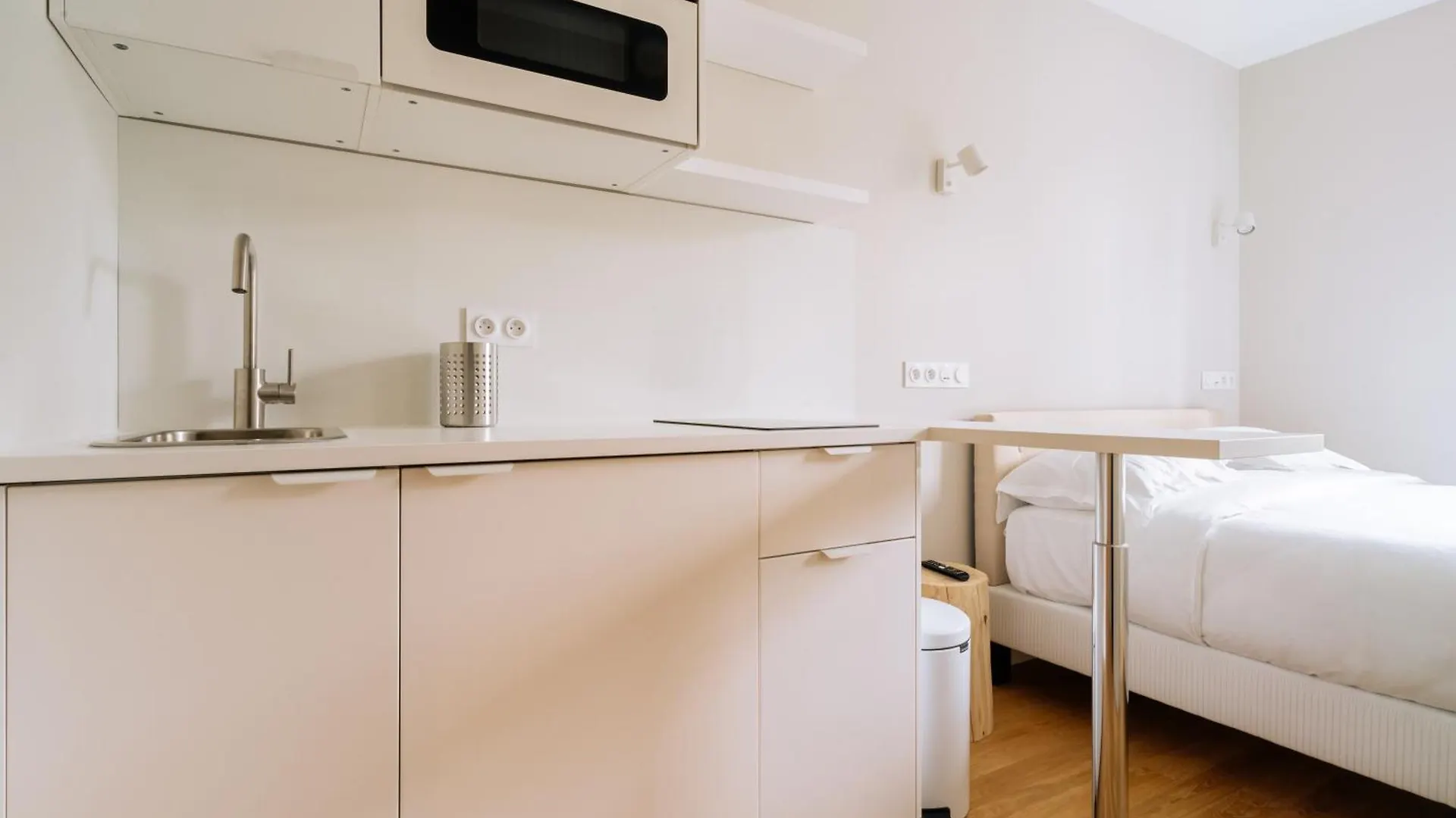 Relaxing Studio Apartment In The Heart Of Paryż Francja
